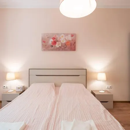 Pick! Spacious 2 Bedroom Sofia