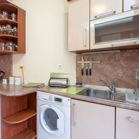 Pick! Spacious 2 Bedroom Apartment *
