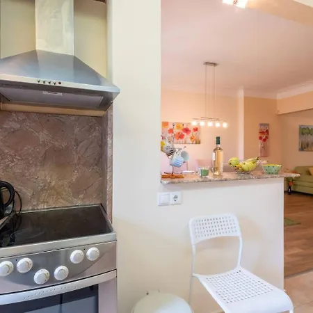 Apartment Pick! Spacious 2 Bedroom *